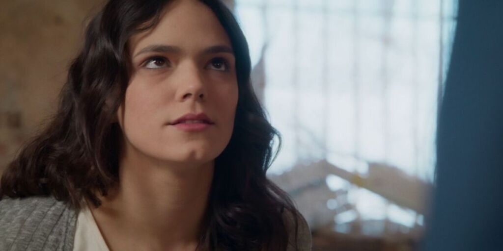 Να μ’ αγαπάς η Φωτεινή λυγίζει 