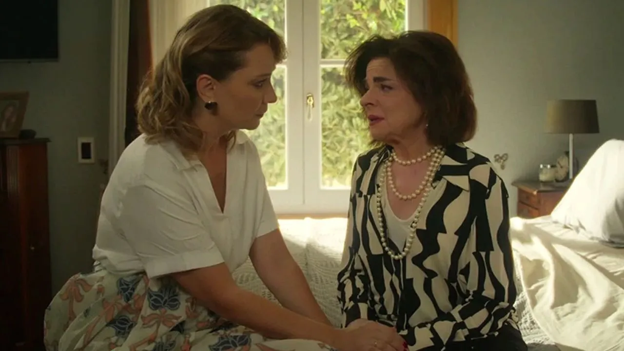 Στο Να μ’ αγαπάς, το μυστικό της Νικαίτης αποκαλύπτει το σκοτεινό παρελθόν του Ορφέα και απειλεί τη Φωτεινή και το παιδί της.