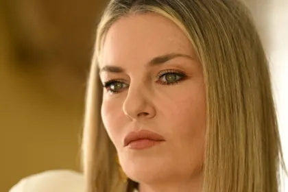 Η Σοφία σχεδιάζει την εκδίκησή της μετά την αποκάλυψη για τα δίδυμα στη σειρά Να μ’ αγαπάς