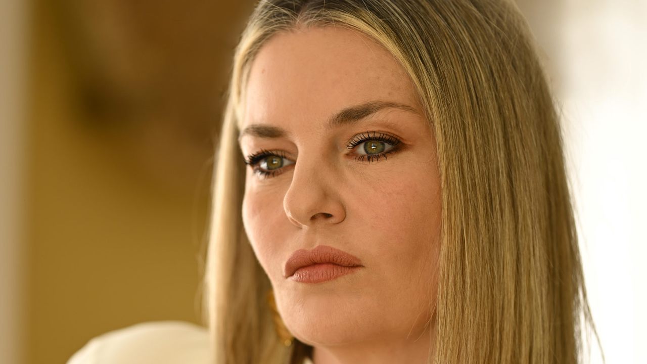 Η Σοφία σχεδιάζει την εκδίκησή της μετά την αποκάλυψη για τα δίδυμα στη σειρά Να μ’ αγαπάς