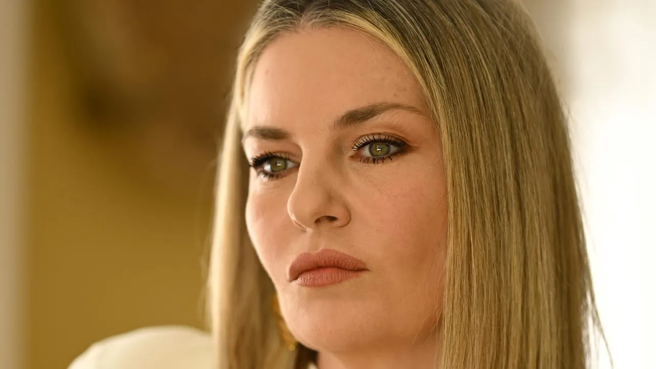 Η Σοφία σχεδιάζει την εκδίκησή της μετά την αποκάλυψη για τα δίδυμα στη σειρά Να μ’ αγαπάς