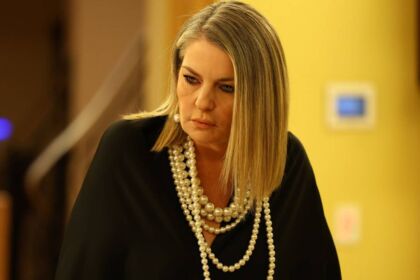 na m agapas thelo to paidi tis nekro