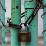 neo sok stin kypseli mathites kleidosan toys dieythyntes mesa sto scholeio