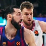 Στιγμιότυπο από τον αγώνα Μπαρτσελόνα-Ολυμπιακός στο Palau Blaugrana.