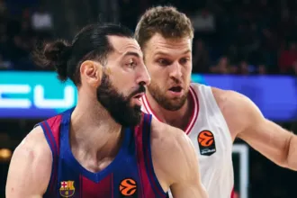 Στιγμιότυπο από τον αγώνα Μπαρτσελόνα-Ολυμπιακός στο Palau Blaugrana.