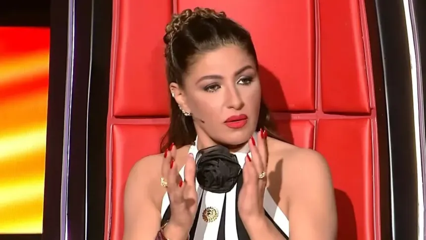 Η Έλενα Παπαρίζου σε πρόσφατη εμφάνιση πριν την εισαγωγή της στο νοσοκομείο