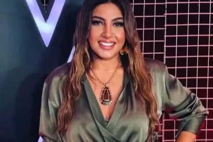 Η Έλενα Παπαρίζου σε πρόσφατη δημόσια εμφάνιση στο The Voice