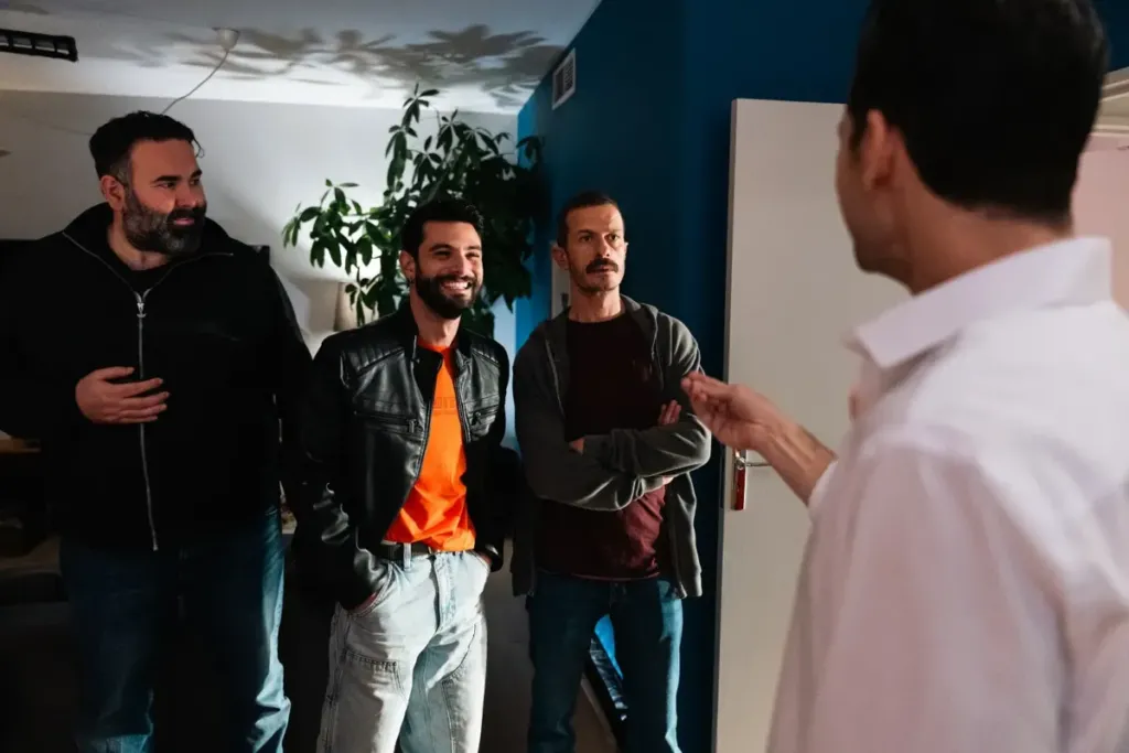 Μπαμπά σ’ αγαπώ: Οι πρώτες εικόνες γεμάτες γέλιο και τρυφερότητα από τα γυρίσματα 2 photo 1