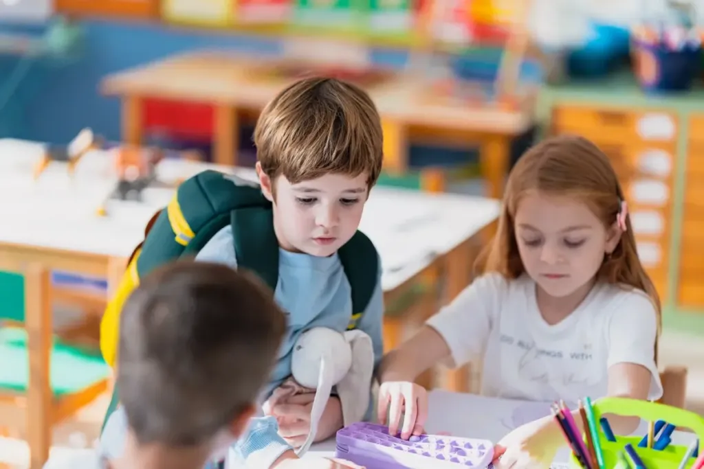 Μπαμπά σ’ αγαπώ: Οι πρώτες εικόνες γεμάτες γέλιο και τρυφερότητα από τα γυρίσματα 3 photo 2