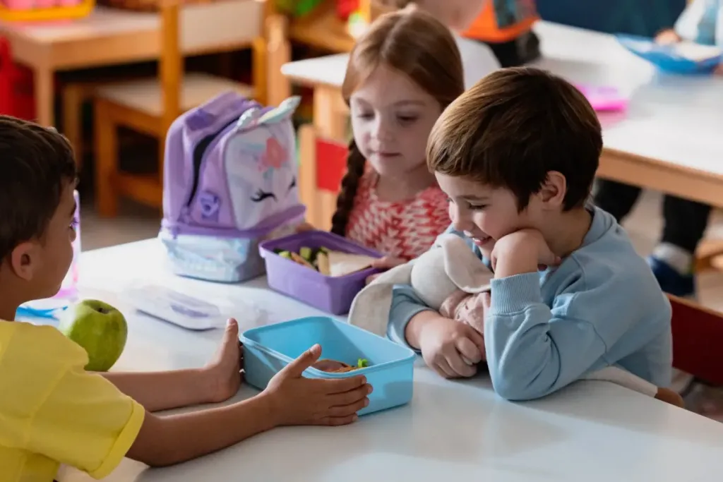 Μπαμπά σ’ αγαπώ: Οι πρώτες εικόνες γεμάτες γέλιο και τρυφερότητα από τα γυρίσματα 4 photo 3