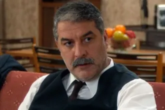 Ο αστυνόμος Γιάμαρης σε σκηνή απο το «Porto Leone»