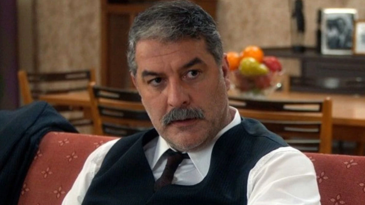 Ο αστυνόμος Γιάμαρης σε σκηνή απο το «Porto Leone»