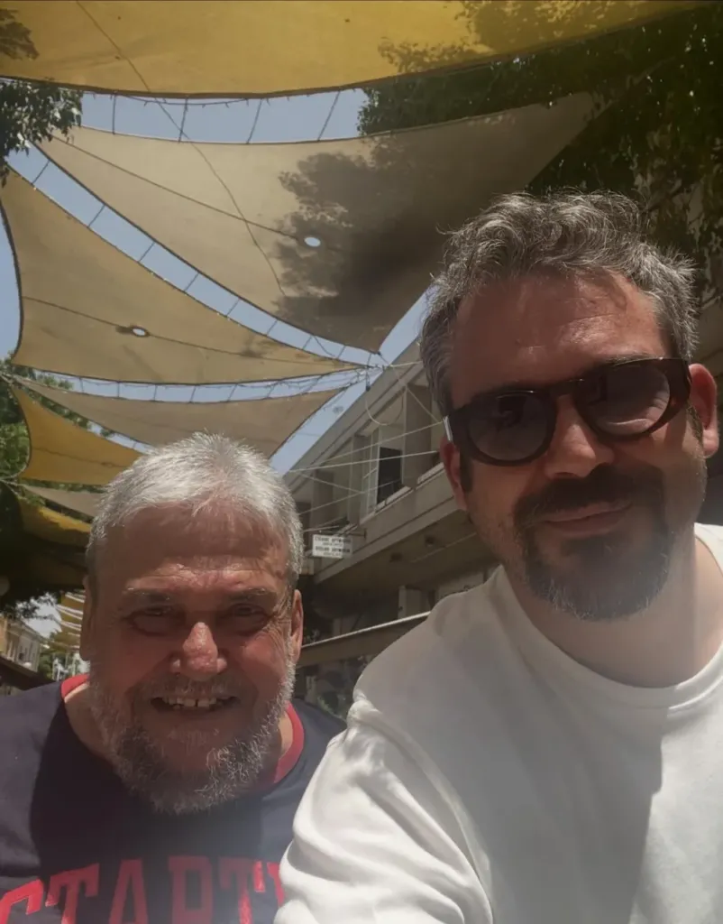 Πυγμαλίων Δαδακαρίδης: Πέθανε ο πατέρας του – Η ανάρτηση που ραγίζει καρδιές 3 Ο Πυγμαλίων Δαδακαρίδης σε μια παλαιότερη φωτογραφία με τον πατέρα του.