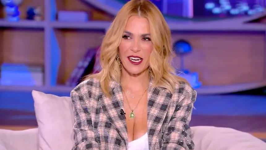 Η Τζένη Μπότση σε πρόσφατη τηλεοπτικής της εμφάνιση