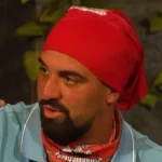Ο Gio στο συμβούλιο του Survivor 2026 κοιτάζει έντονα τον Σταύρο Φλώρο μετά το σχόλιο περί εύκολου πόντου.