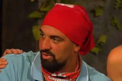 Ο Gio στο συμβούλιο του Survivor 2026 κοιτάζει έντονα τον Σταύρο Φλώρο μετά το σχόλιο περί εύκολου πόντου.