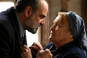 Ο Παύλος Μαρκόπουλος σε έξαλλο πρόσωπο ενώ η Θάλεια και η Κική σχεδιάζουν την εκδίκησή τους στη σειρά Άγιος Έρωτας.