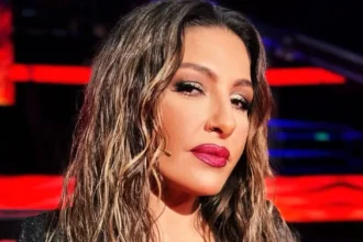 Έλενα Παπαρίζου