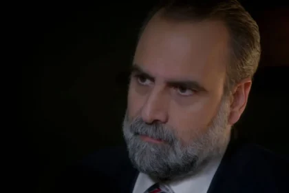 η Κική είναι η πραγματική μητέρα του Μαρκόπουλου