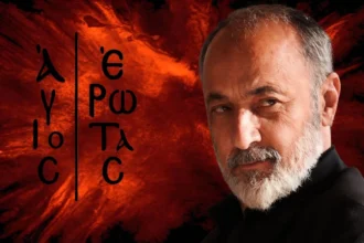 Ο Σωτήρης σε κατάσταση απόλυτου σοκ ανακαλύπτει την αληθινή ταυτότητα του Λεωνίδα στο επεισόδιο 97 της σειράς Άγιος Έρωτας.