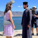 Γραφικό λιμάνι και παραδοσιακά σπίτια στο Γαλαξίδι, η βασική τοποθεσία των γυρισμάτων για τη φανταστική πόλη Στέρνα στη σειρά Άγιος Έρωτας.