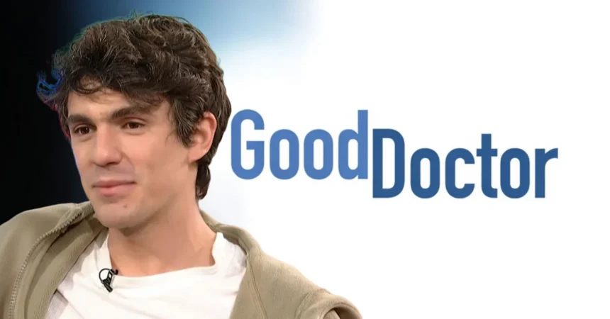 Κολάζ εικόνων που απεικονίζει το λογότυπο της σειράς The Good Doctor και τον ηθοποιό Δημήτρη Καπουράνη, ο οποίος προοριζόταν για τον πρωταγωνιστικό ρόλο στην ακυρωμένη ελληνική μεταφορά.