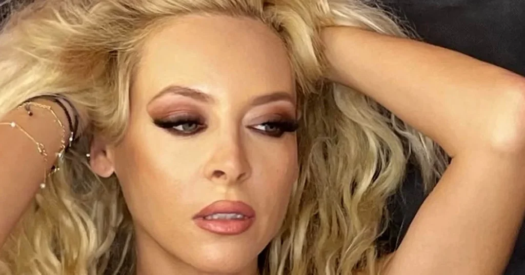 Φαίη Ξυλά: Η πρώτη βουτιά που «τρέλανε» το διαδίκτυο! Ποζάρει με μπλε μπικίνι και κόβει την ανάσα (ΦΩΤΟ)