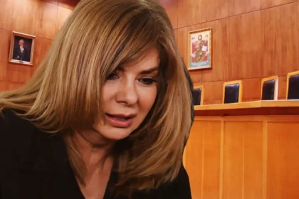 Η Ασπασία πιάνει την καρδιά της και καταρρέει μέσα στη δικαστική αίθουσα στο άκουσμα της ποινής της, στα νέα δραματικά επεισόδια της σειράς Η Γη της Ελιάς.