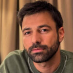 Ο Στέφανος σε σκηνή από τη σειρά Η Γη της Ελιάς.