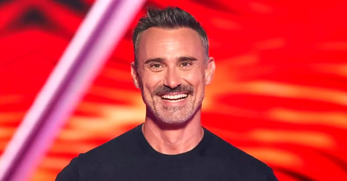 Ο αγαπημένος σεναριογράφος και ηθοποιός Γιώργος Καπουτζίδης παραχωρεί αποκαλυπτική συνέντευξη, μιλώντας για τον σύντροφό του και τη σειρά Σέρρες.