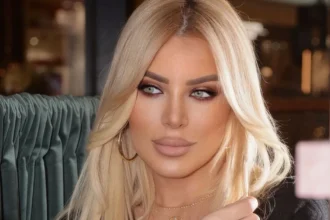 Η Κατερίνα Καινούργιου λάμπει από ευτυχία, πλέοντας σε πελάγη ευτυχίας μετά τη γέννηση της κόρης της.