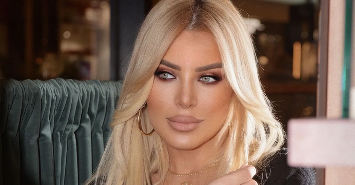 Η Κατερίνα Καινούργιου λάμπει από ευτυχία, πλέοντας σε πελάγη ευτυχίας μετά τη γέννηση της κόρης της.