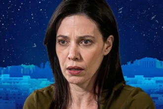 Η Αρετή σε κατάσταση κατάρρευσης, ενώ σε άλλο πλάνο ο Οδυσσέας φαίνεται προβληματισμένος στα νέα επεισόδια της σειράς Μια νύχτα μόνο.