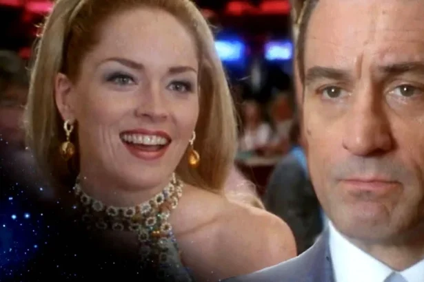 Η Σάρον Στόουν και ο Ρόμπερτ Ντε Νίρο σε μια έντονη και χαρακτηριστική σκηνή από την εμβληματική ταινία Casino του Μάρτιν Σκορσέζε.