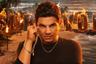 Ο τραγουδιστής Νίκος Κουρκούλης χαμογελαστός, έτοιμος για την εμφάνισή του στο Πάρτι της Ένωσης του Survivor 2026 στον Άγιο Δομίνικο.