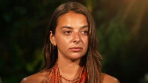 η Μαντίσα Τσώτα στο συμβούλιο του νησιού