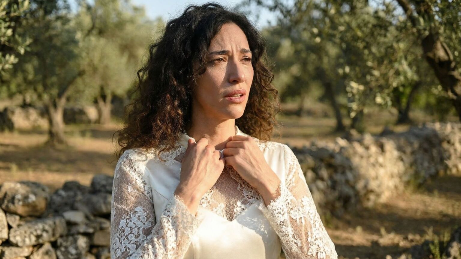 Η Ελένη στήνει σχέδιο απεγκλωβισμού στη σειρά Άγιος Έρωτας