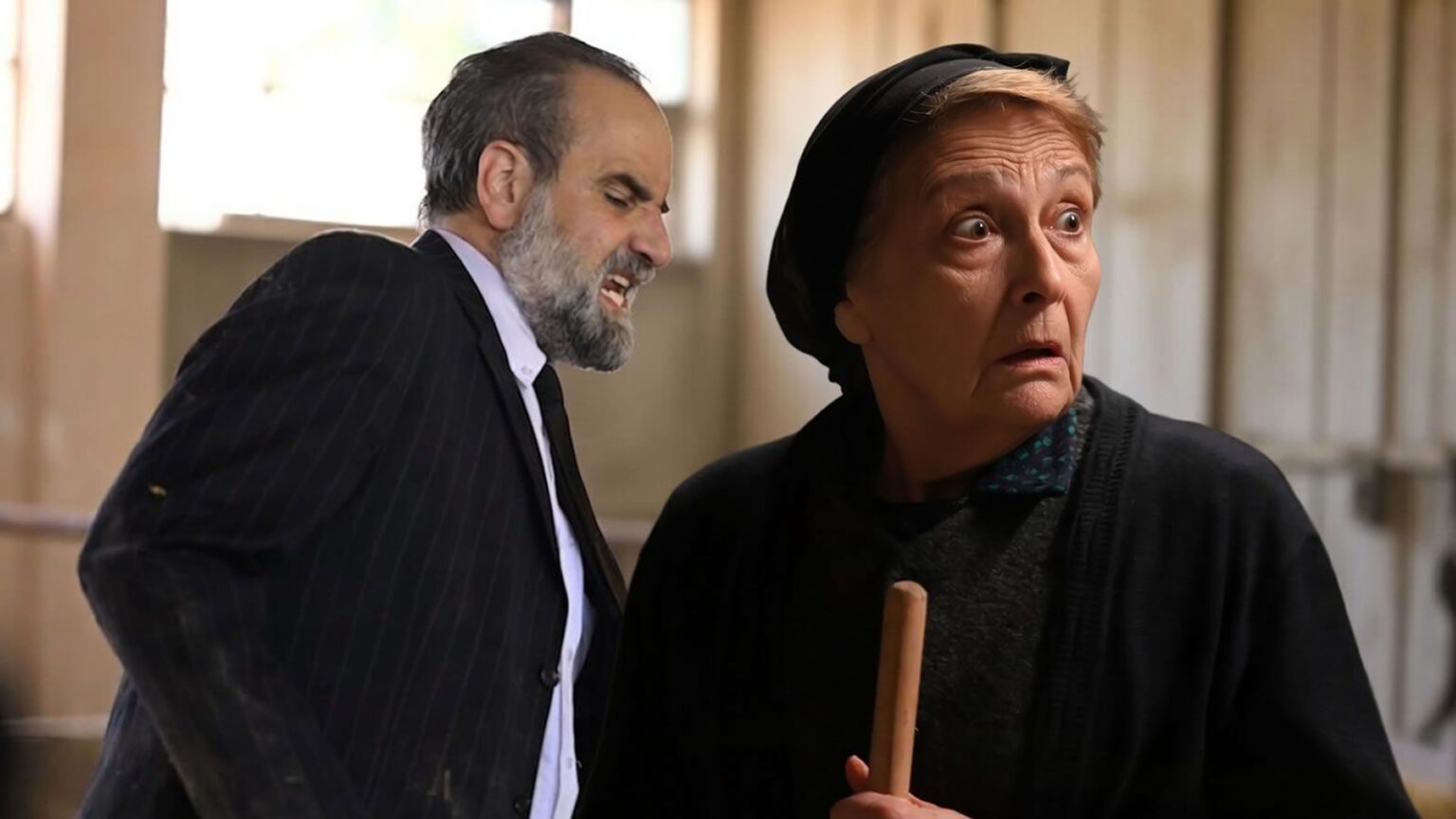 Ο Παύλος από τη σειρά Άγιος Έρωτας οργανώνει την απαγωγή της μητέρας του.
