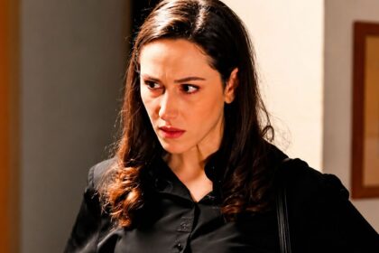 Σκηνή από την ελληνική σειρά Άγιος Έρωτας με πρωταγωνίστρια τη Σοφία στη Στέρνα