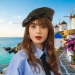 Η Lily Collins στα γυρίσματα της σειράς Emily in Paris.