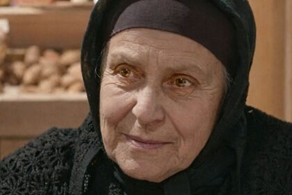 Η Χρυσούλα βάζει λόγια στην Αναστασία για τη Μαργαρίτα και τον Λεωνίδα στη Γη της Ελιάς