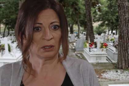 Η Κούλα βρίσκει το άψυχο σώμα της Ασπασίας στο νεκροταφείο στα νέα επεισόδια της σειράς Η Γη της Ελιάς.