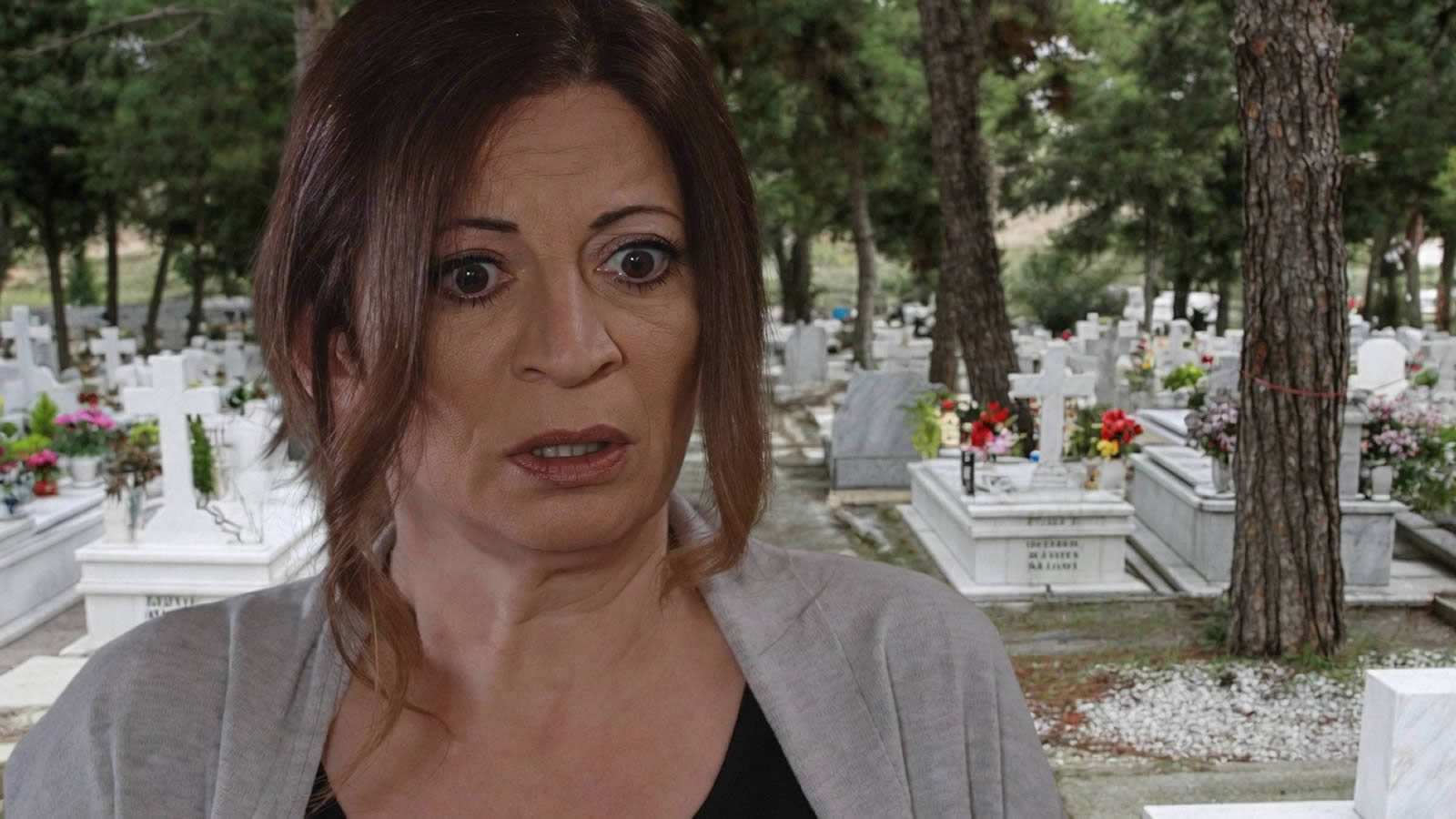 Η Κούλα βρίσκει το άψυχο σώμα της Ασπασίας στο νεκροταφείο στα νέα επεισόδια της σειράς Η Γη της Ελιάς.