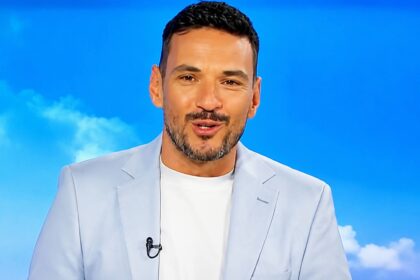 Ο Κώστας Τσουρός ρίχνει τα καρφιά του για τον Γιώργο Λιάγκα μετά το τέλος της εκπομπής Το Χουμε στον ΣΚΑΪ.