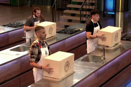 Οι παίκτες του MasterChef 2026 κατά τη διάρκεια της δοκιμασίας του Mystery Box.