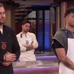 Ο Σαμ με ποδιά στην κουζίνα του MasterChef.