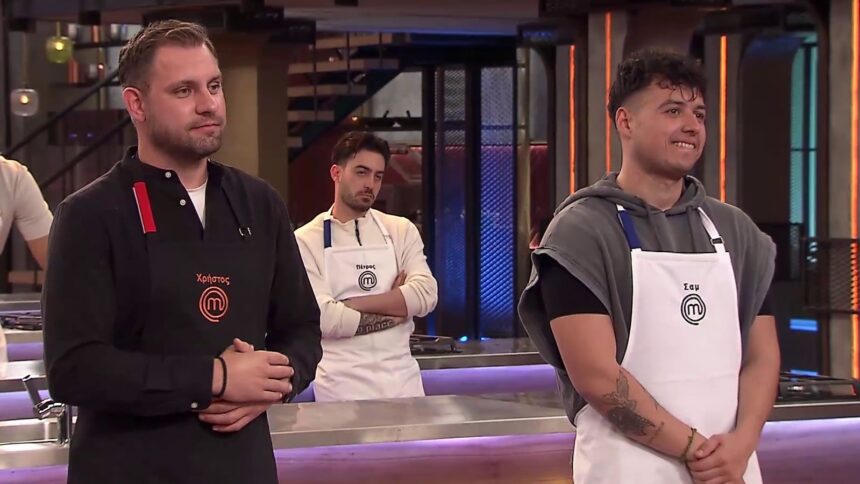 Ο Σαμ με ποδιά στην κουζίνα του MasterChef.