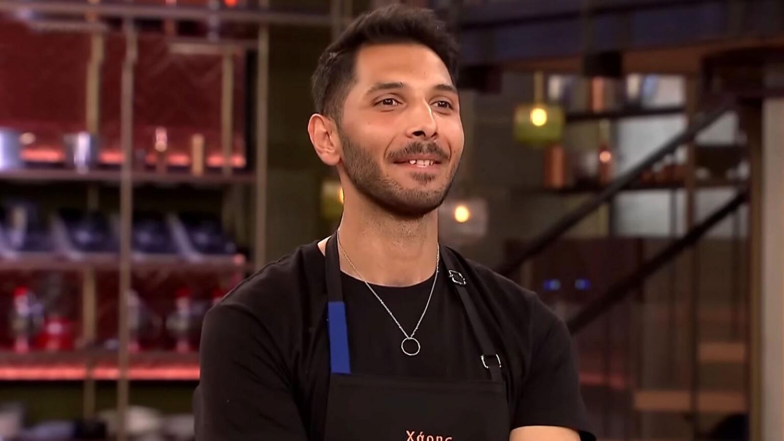 Ο Χάρης Τζαν μπροστά στους κριτές του MasterChef 10 λίγο πριν ανακοινωθεί η αποχώρησή του.