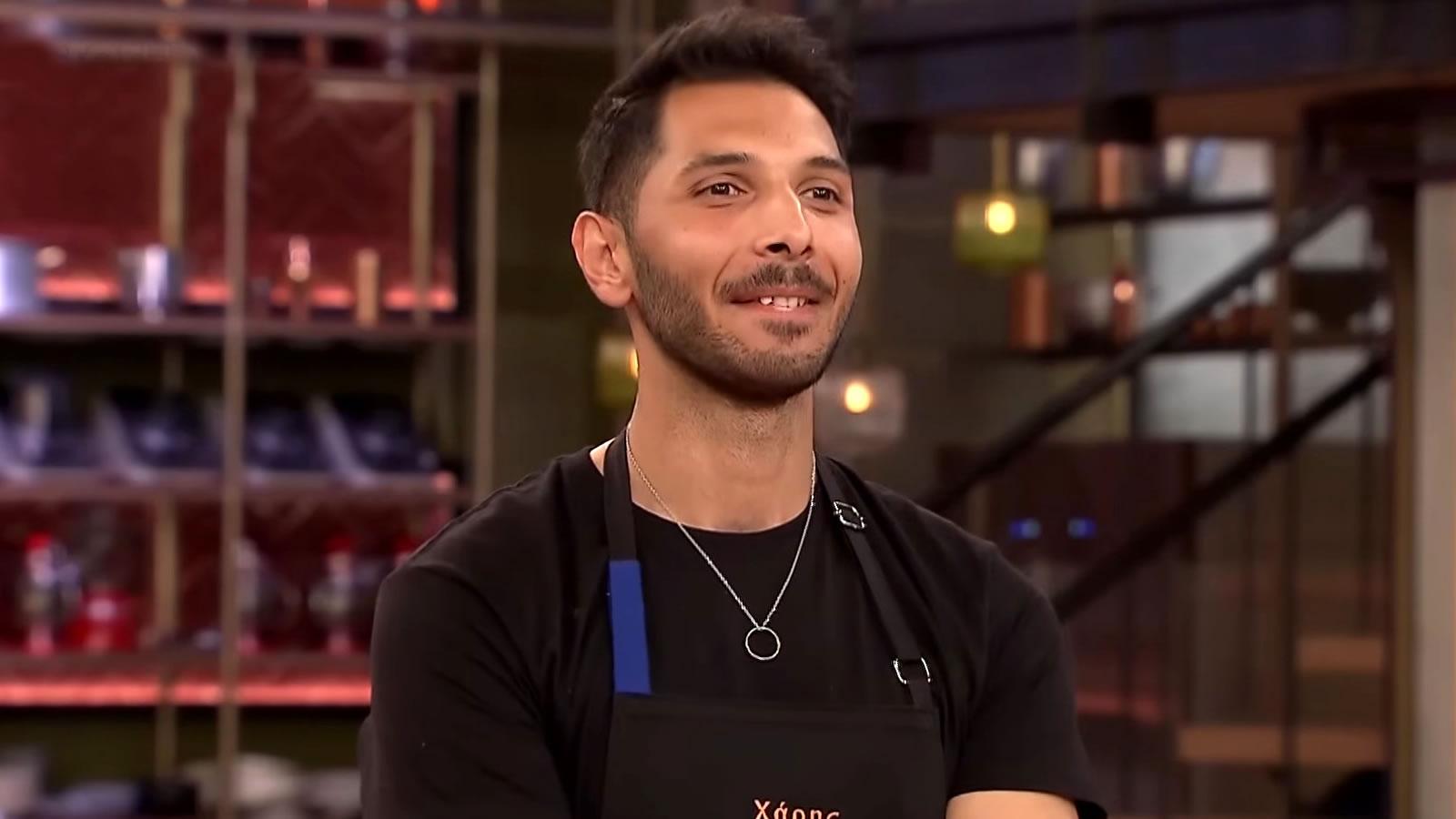 Ο Χάρης Τζαν μπροστά στους κριτές του MasterChef 10 λίγο πριν ανακοινωθεί η αποχώρησή του.