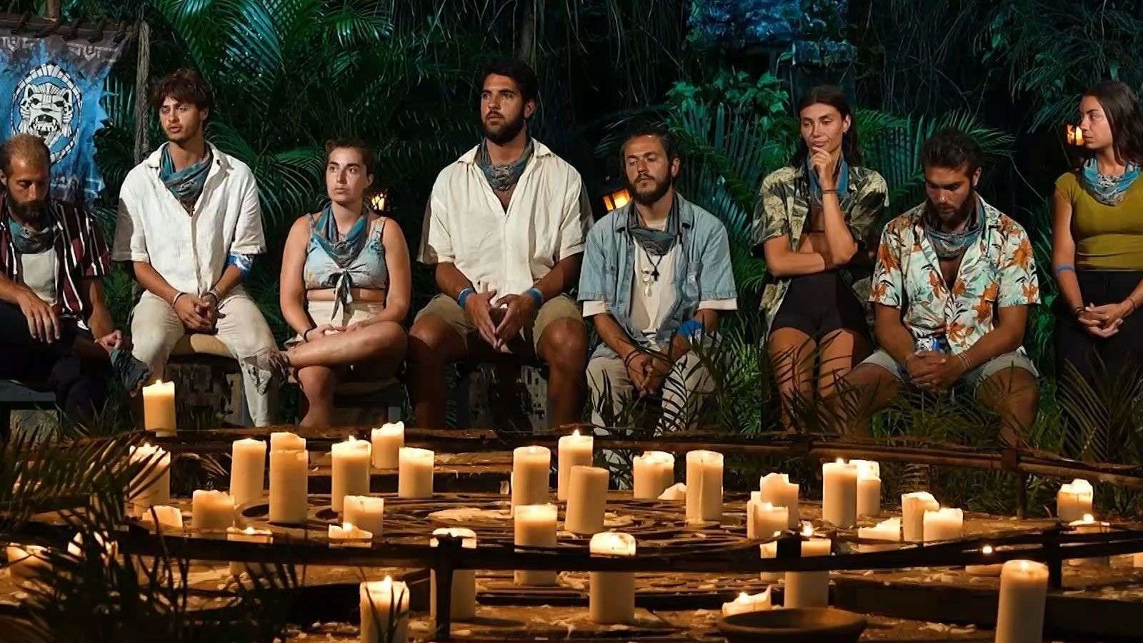 Παίκτες του Survivor στο συμβούλιο του νησιού